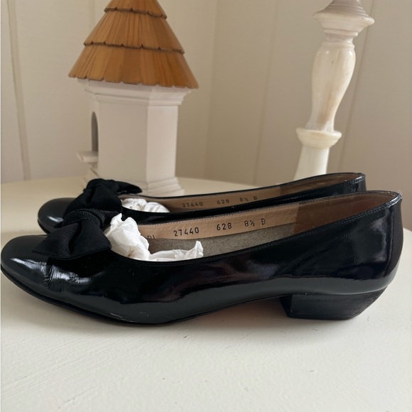 Vintage Ferragamo Black patent leather with short stacked heel size 8.5 classic - Picture 3 of 6